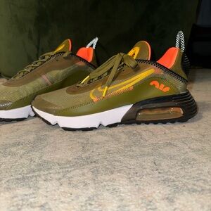 NEW Wmns Air Max 2090 'Olive Flak'